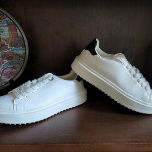 Women's White Steve Madden Charlie Size 7.5